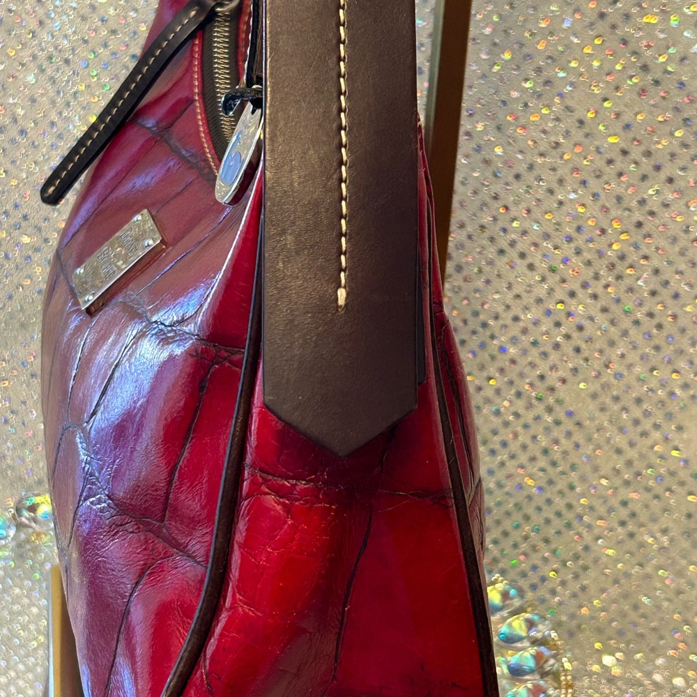 Dooney & Bourke Red Croc-Embossed Shoulder Bag Approx.. 12 x 6.5 x 4 - Picture 11 of 17